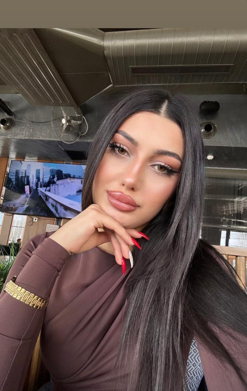 Batı Sempatik Kadın Escort Bayan Efsane